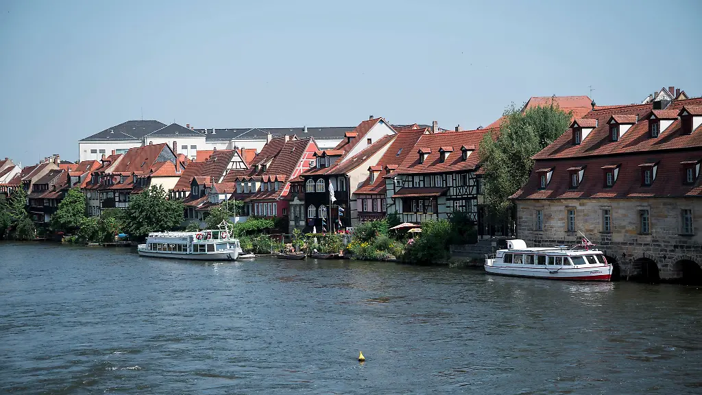 Aufgrund-der-niedrigen-Wasserstaende-darf-im-Landkreis-Bamberg-derzeit-kein-Wasser-mehr-aus-Fluessen-entnommen-werden