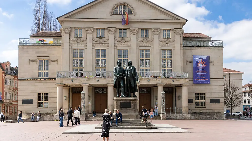 Die-Stadt-Weimar-schreibt-die-Vergabe-von-Planungsleistungen-fuer-die-Generalsanierung-des-Hauses-neu-aus
