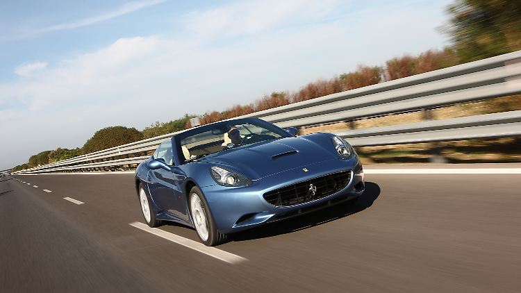 Gemacht für die Sonne: Der Ferrari California ist das heißeste Cabrio dieses Sommers.