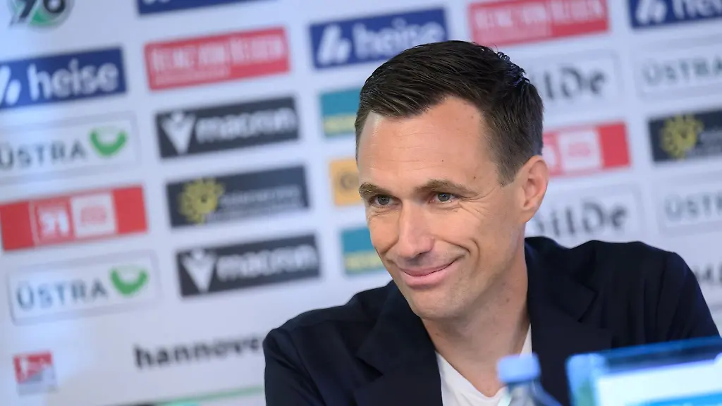 Hat-in-dieser-Sommertransferphase-viel-zu-tun-Geschaeftsfuehrer-Marcus-Mann