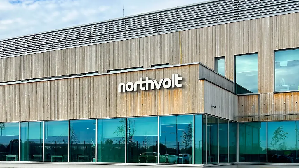 8637b680aace7bde4be67e670c7660d5