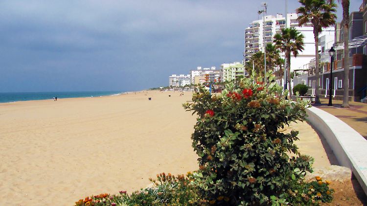 Viel Platz zum Sonnenbaden: In Rota finden Urlauber einen breiten Strand ohne viel Touristentrubel.