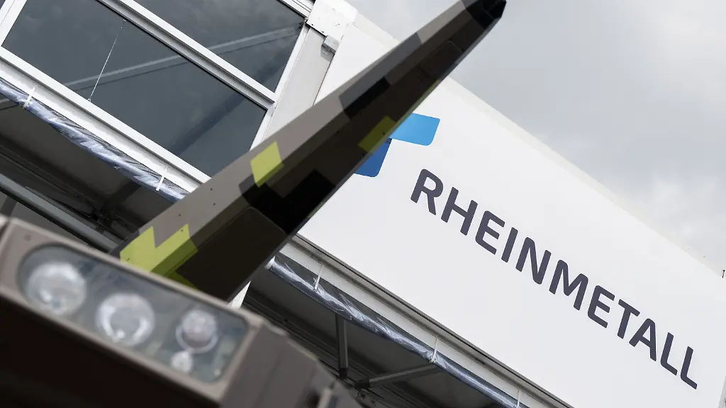 9b03d64dfcd945a6a9ae3e709fbd4e1e