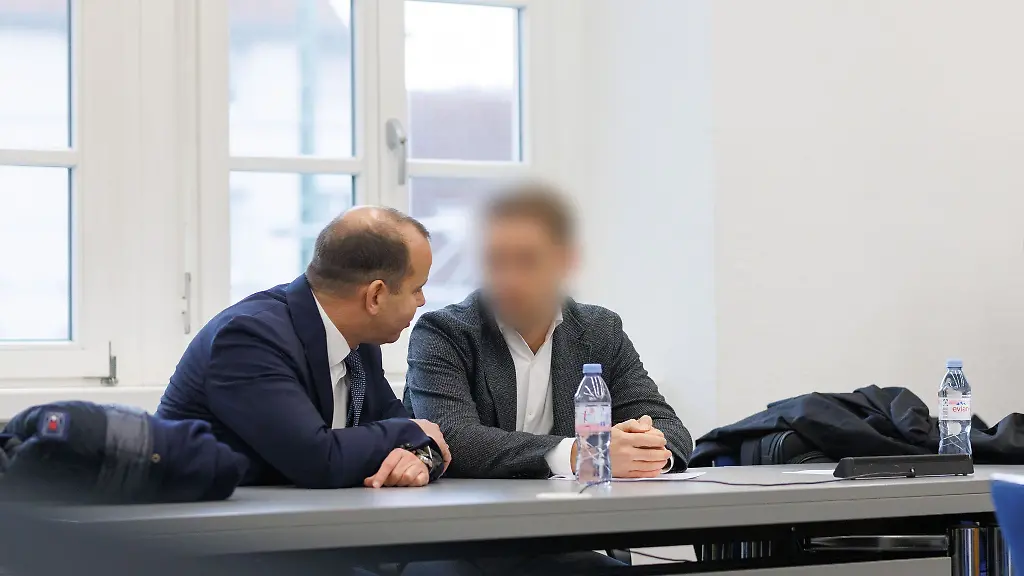 Der-Mann-wurde-wegen-fahrlaessiger-Toetung-in-Tateinheit-mit-fahrlaessiger-Gefaehrdung-des-Strassenverkehrs-verurteilt