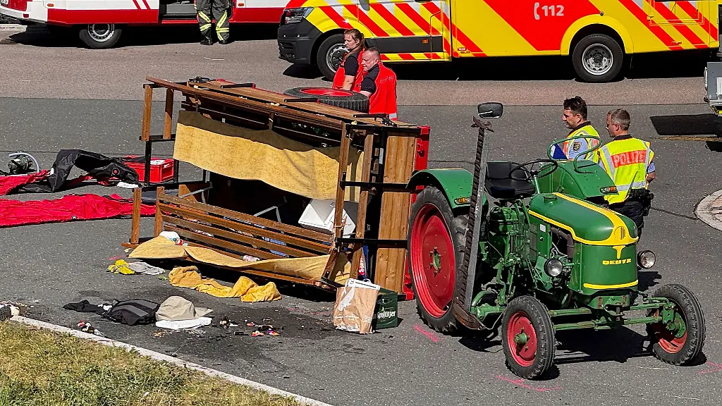 Ermittlungen-nach-Unfall-mit-Kutschwagen-bei-Zwickau-dauern-an