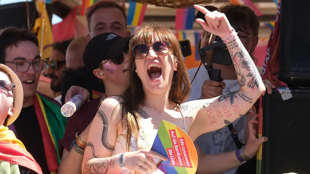 Heidi-Reichinnek-Fraktionsvorsitzende-der-Linken-im-Bundestag-beim-CSD-in-Leipzig