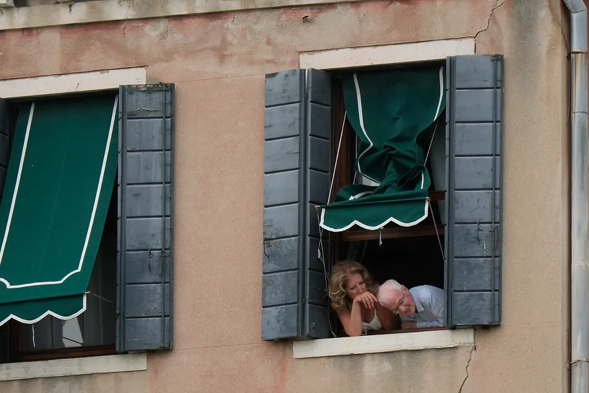 2b7bd042400e4f4d4ec020938a9f4e2f