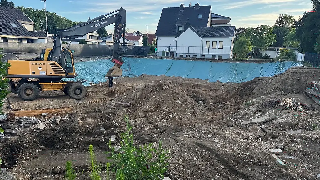 Bei-Bauarbeiten-in-Siegburg-wurde-eine-Fliegerbombe-in-einer-Baugrube-gefunden