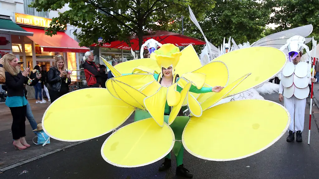 Das-internationale-Strassenkunst-Festival-Stamp-ist-Teil-des-Kulturfestivals-Altonale-das-am-Freitag-in-Hamburg-beginnt