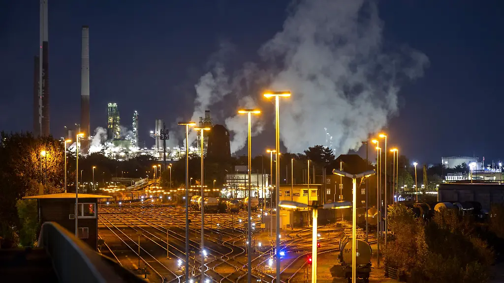 Unternehmenschefs-aus-NRW-wollen-in-Bruessel-ueber-die-Herausforderungen-fuer-Industrie-und-Wirtschaft-sprechen-Foto-Illustration