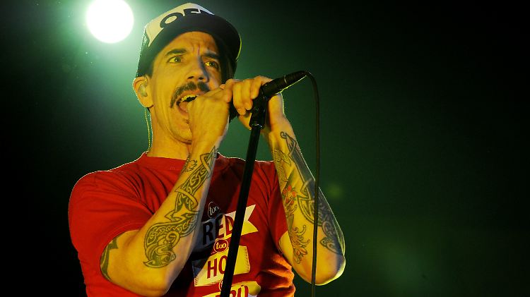 Man trägt wieder Pornobalken: Anthony Kiedis.