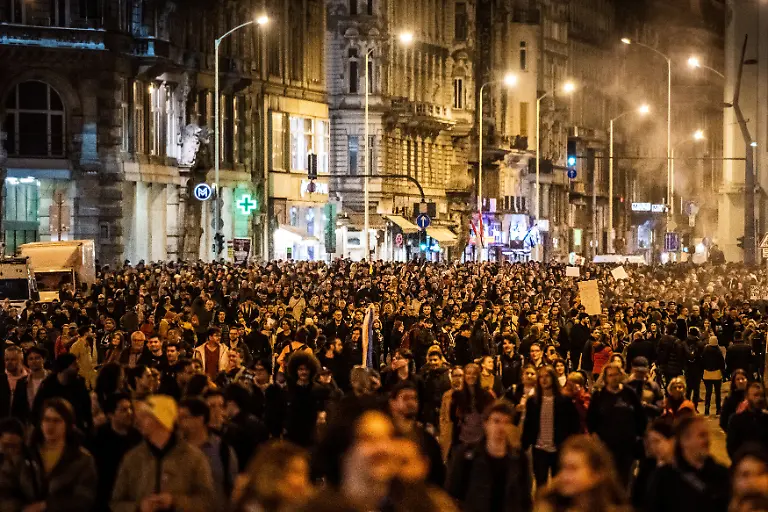 2025-06-26T070146Z-1414007940-RC2IKDA9VK2I-RTRMADP-3-HUNGARY-LGBT-PRIDE-ANNIVERSARY