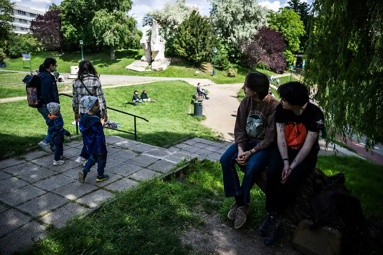 2025-06-26T070309Z-60506803-RC2OJEAAOGZ8-RTRMADP-3-HUNGARY-LGBT-PRIDE-ANNIVERSARY