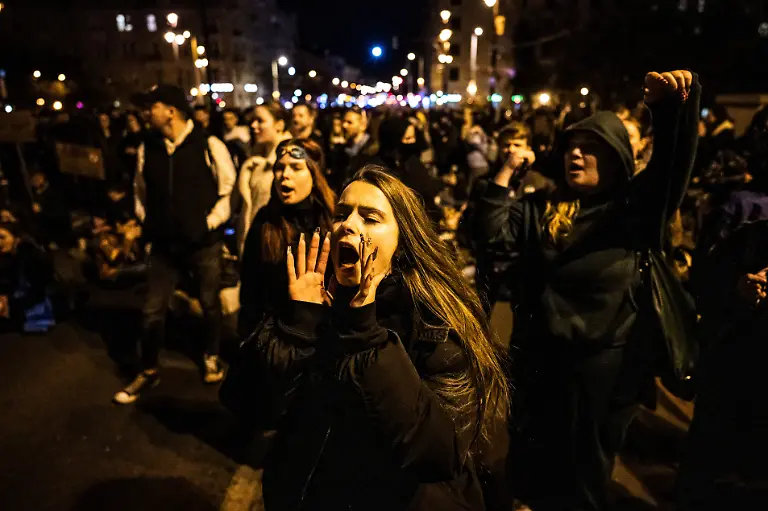 2025-06-26T070320Z-1615276216-RC26PDAI4GVC-RTRMADP-3-HUNGARY-LGBT-PRIDE-ANNIVERSARY