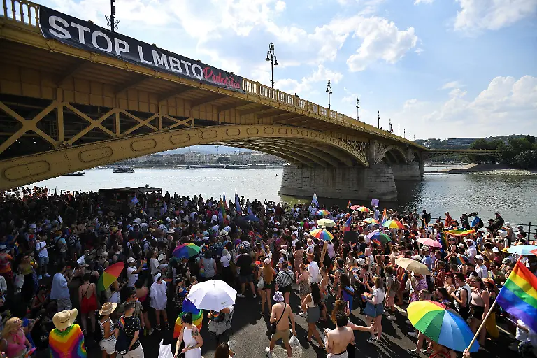2025-06-26T075422Z-501294315-RC2PHV90E8GP-RTRMADP-3-HUNGARY-LGBT-EU