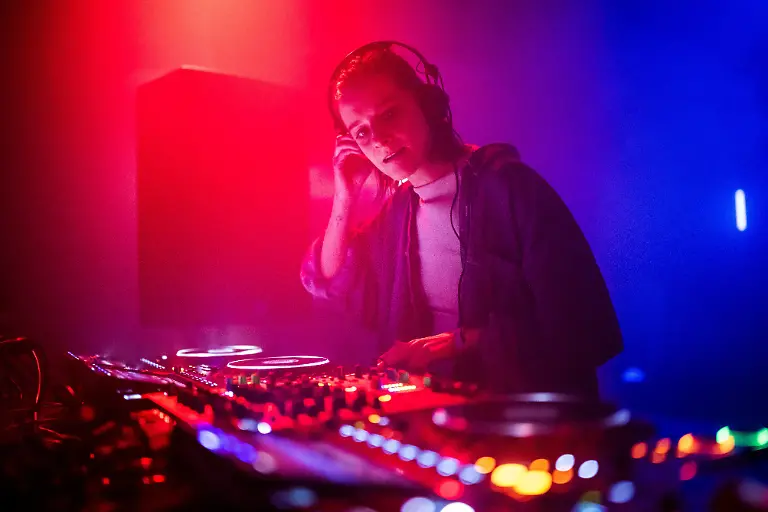 2025-06-26T070254Z-315596514-RC2RMDAT6OKI-RTRMADP-3-HUNGARY-LGBT-PRIDE-ANNIVERSARY