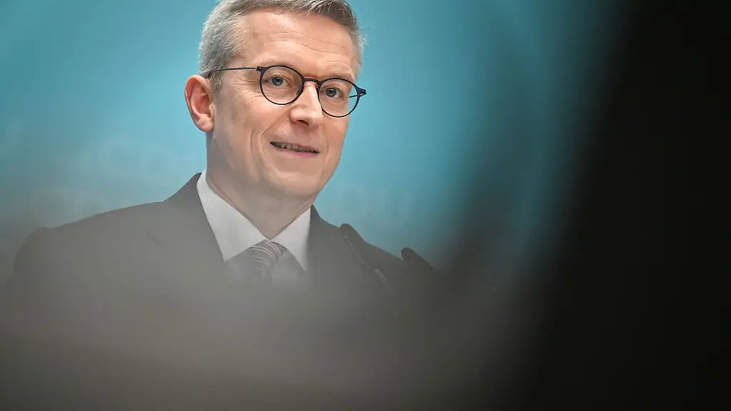 Digitalminister-Wildberger-hat-sich-dafuer-ausgesprochen-das-europaeische-Digitalgesetz-DSA-konsequent-durchzusetzen
