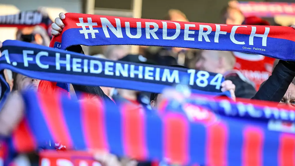 Die-Fans-des-1-FC-Heidenheim-koennen-sich-auf-ein-Testspiel-gegen-Parma-Calcio-freuen