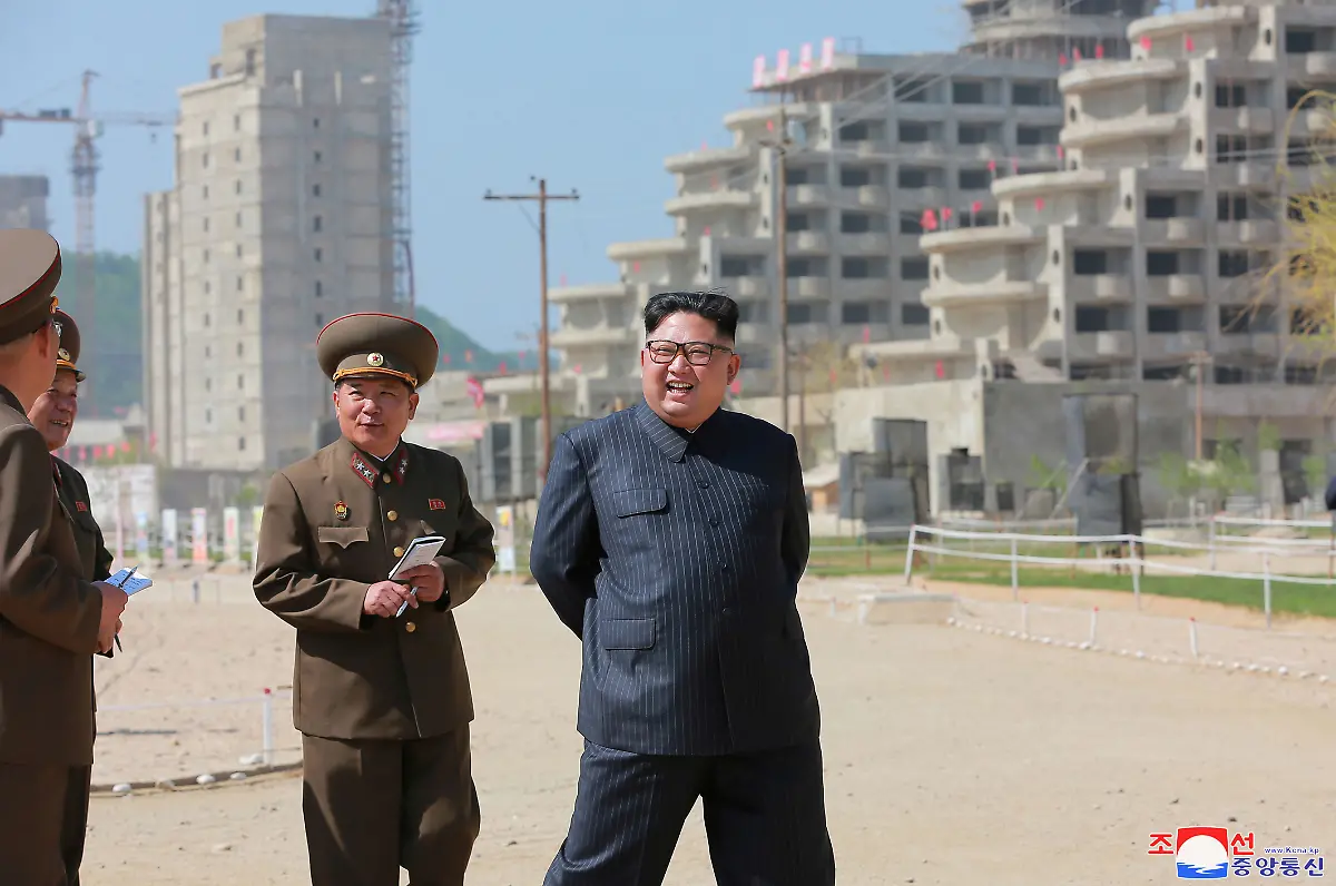 18-2018-05-25T000000Z-93864643-RC1D468FB580-RTRMADP-3-NORTHKOREA-MISSILES-TOURISM