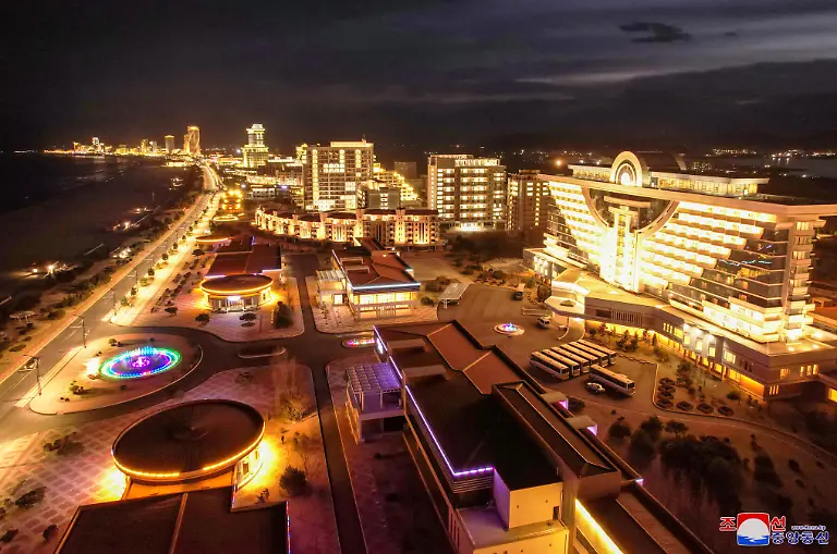 10-2024-12-31T051126Z-50348003-RC230CANZVWK-RTRMADP-3-NORTHKOREA-POLITICS