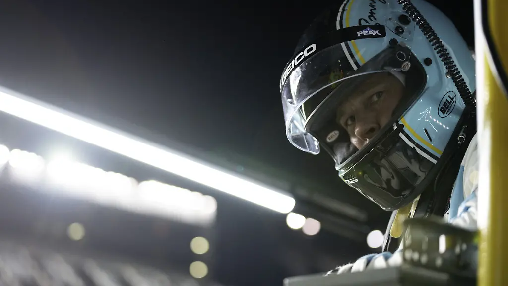 rev-1-APEX-Feature-SG-24691-High-Res-JPEG