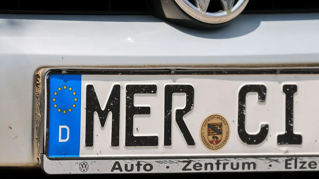 In-Sachsen-Anhalt-greifen-viele-Autofahrer-wieder-zum-historischen-Heimatkennzeichen