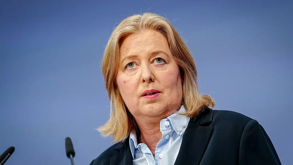 Sozialministerin-Baerbel-Bas-legt-Rentengesetz-vor