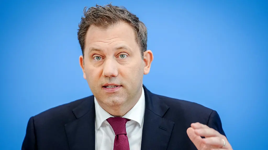 Klingbeil-praesentierte-seinen-Haushaltsentwurf-in-Berlin