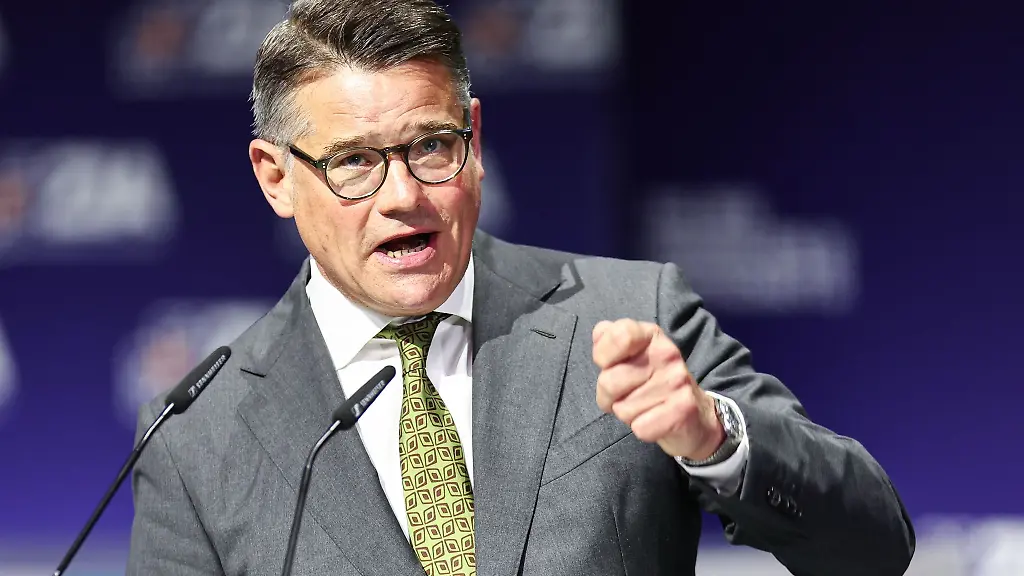 Kurz-vor-der-parlamentarischen-Sommerpause-in-Hessen-will-Ministerpraesident-Boris-Rhein-noch-laengere-Zeit-im-Landtag-sprechen