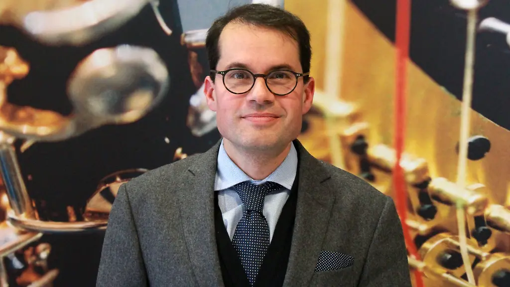 Fehlmann-scheidet-Ende-August-in-Ludwigshafen-aus-um-kuenstlerischer-Leiter-und-Geschaeftsfuehrer-der-Musikakademie-in-Liechtenstein-zu-werden