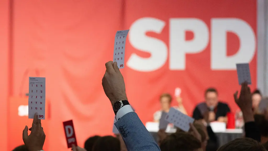 Auf-ihrem-Landesparteitag-in-Dresden-waehlt-die-Partei-einen-neuen-Vorstand