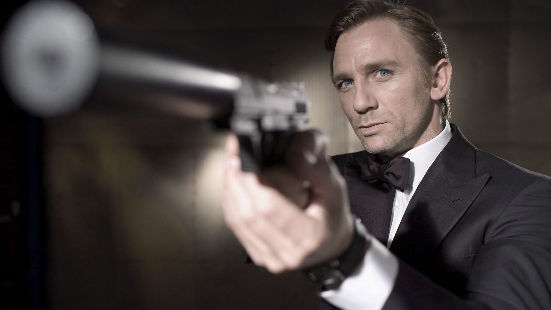 Auch bei "Casino Royale" knallt's heftig.