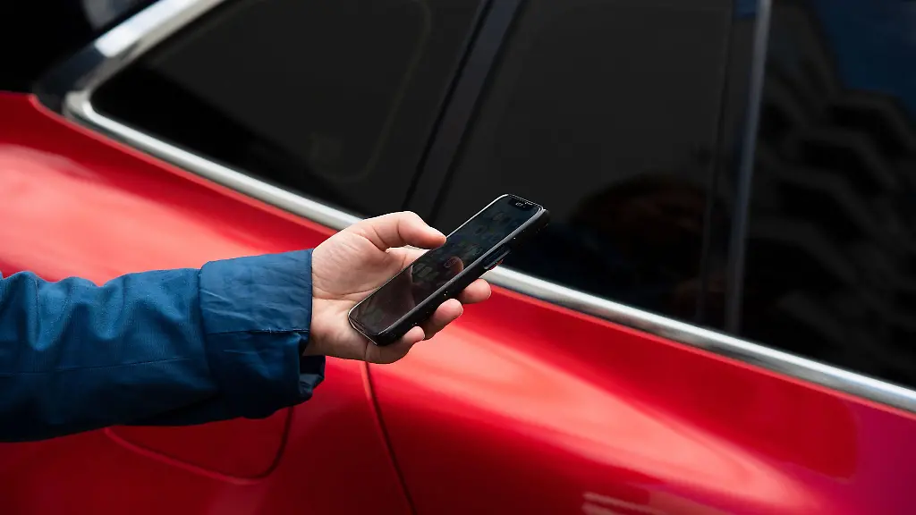 Clever-parken-per-App-Ob-Start-Stopp-oder-Verlaengerung-alles-geht-direkt-uebers-Smartphone-minutengenau-und-ohne-Kleingeld