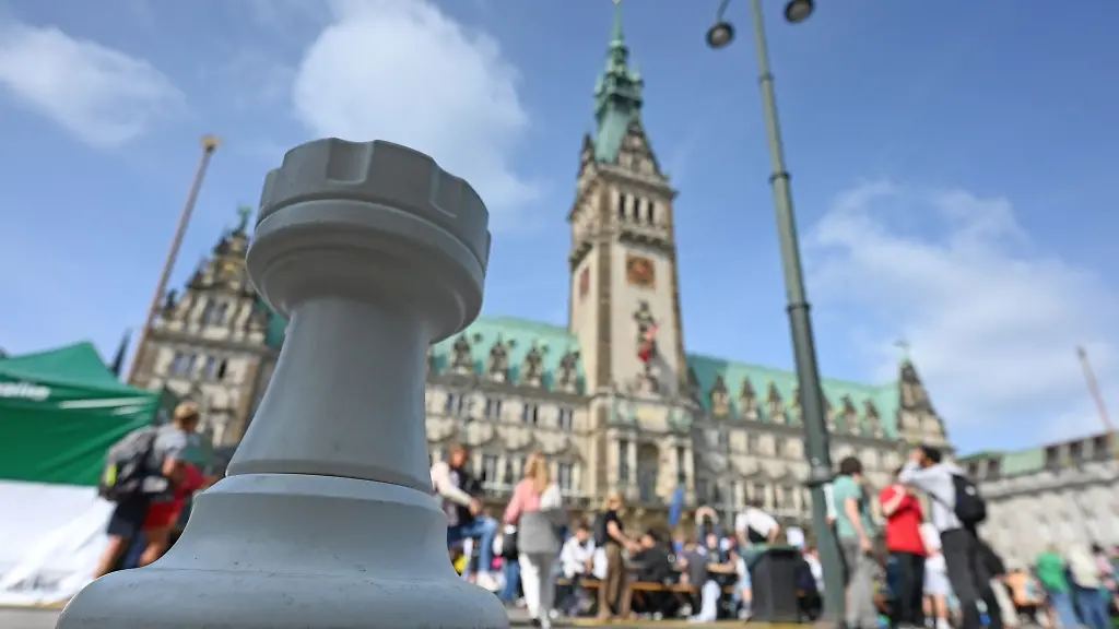 Das-linke-Alsterufer-siegte-zum-dritten-Mal-in-Folge