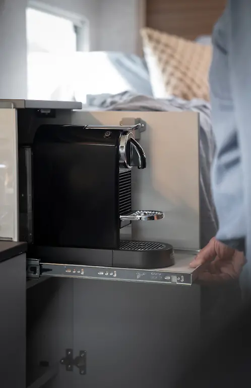 LMC-Cruiser-T740EL-Kaffeemaschine-Auszug