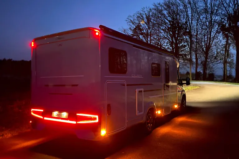 LMC-Cruiser-T740EL-Lichtsignatur-hinten1