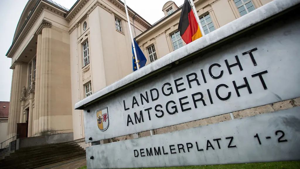 Als-Sub-Sub-Unternehmer-in-der-Transportbranche-beschaeftigte-ein-heute-59-Jaehriger-seine-Mitarbeiter-meist-schwarz-Sozialbeitraege-fuehrte-er-nicht-ab-Dafuer-erhielt-er-eine-Haftstrafe