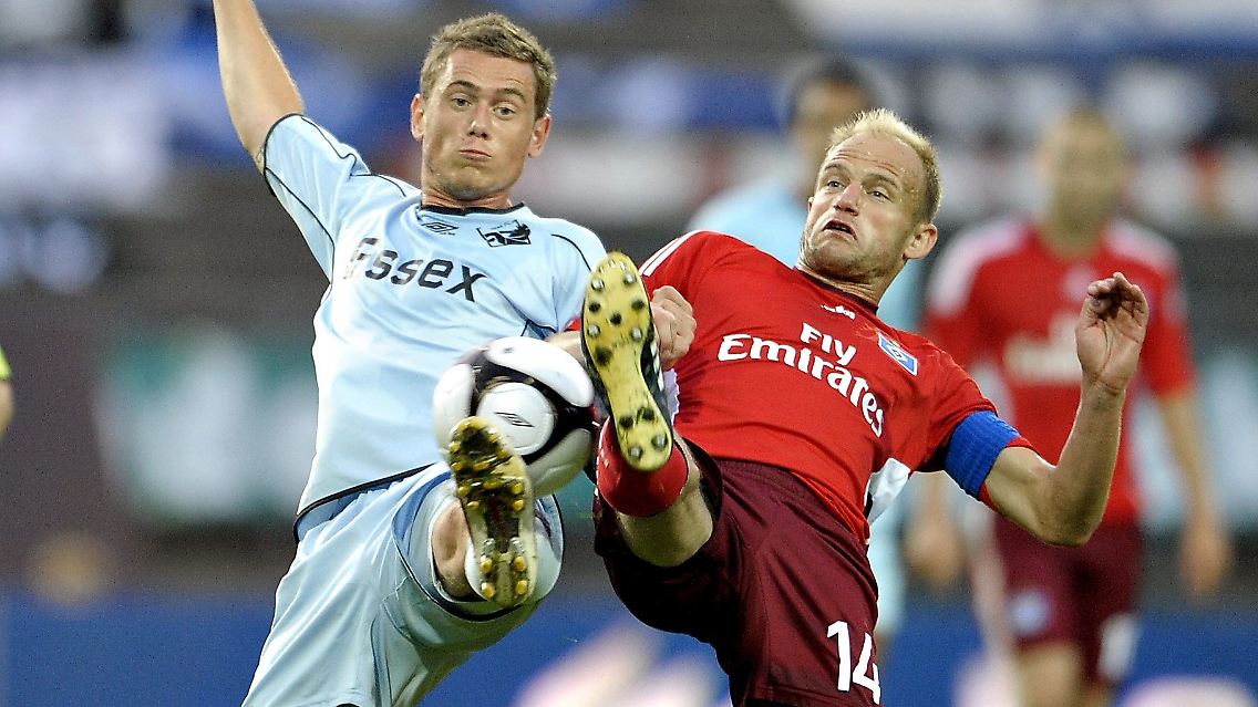 Formsache: Das Hinspiel gewannen der HSV und David Jarolim, rechts, mit 4:0.