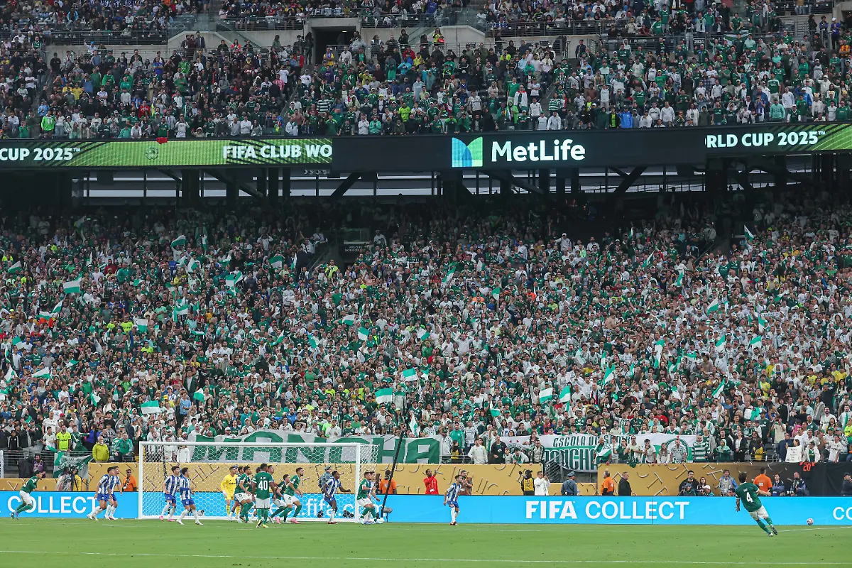 2025-06-17T080141Z-590581308-MT1USATODAY26472835-RTRMADP-3-SOCCER-FIFA-CLUB-WORLD-CUP-2025-GROUP-STAGE-FC-PORTO-AT-SE-PALMEIRAS