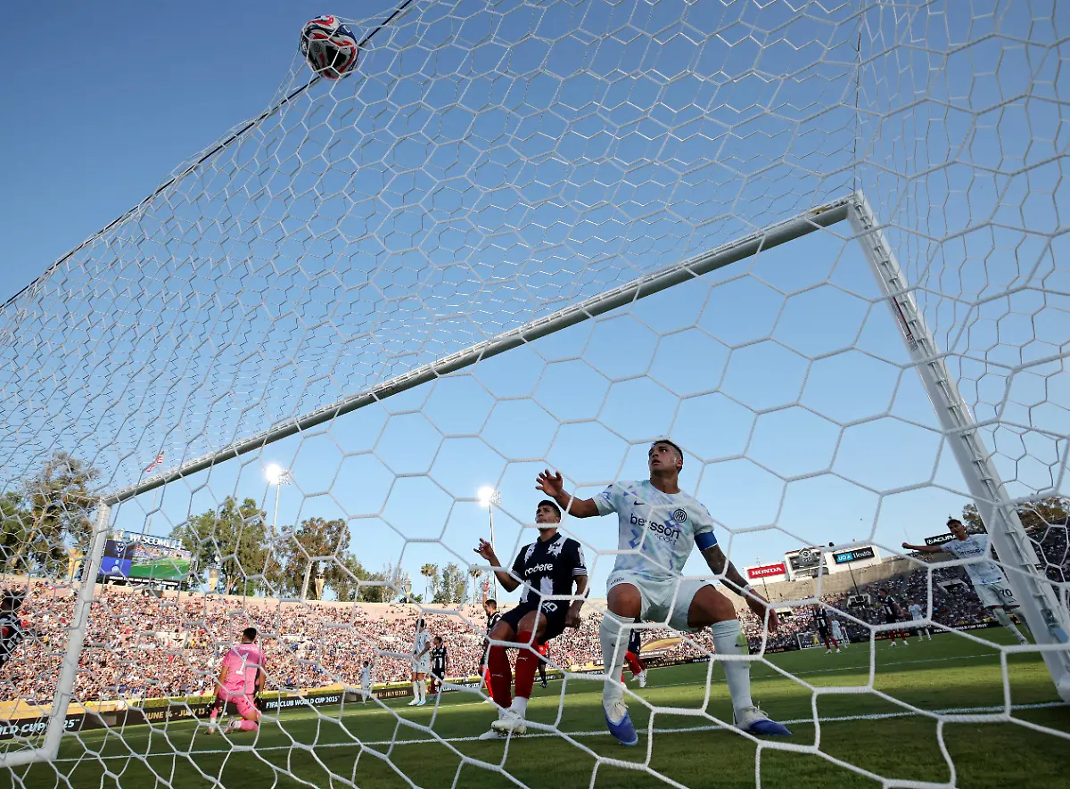 2025-06-18T020517Z-1286688129-UP1EL6I05L241-RTRMADP-3-SOCCER-CLUB-MTY-INT