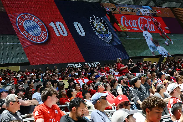 2025-06-15T202647Z-305555196-UP1EL6F1DUFBM-RTRMADP-3-SOCCER-CLUB-FCB-AUC