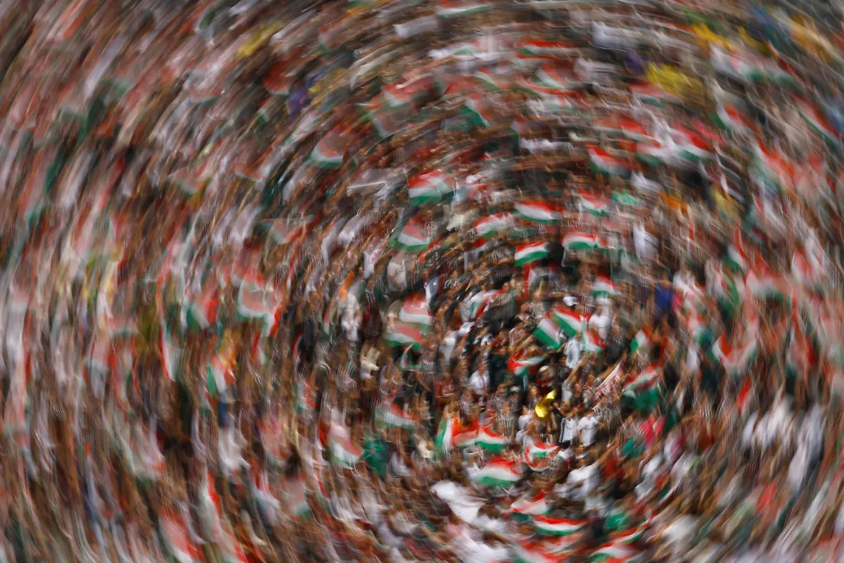 2025-06-17T182543Z-1563513853-UP1EL6H18F6PT-RTRMADP-3-SOCCER-CLUB-FLU-BVB