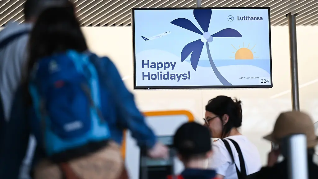 Der-Start-in-die-Sommerferien-ist-nach-Fraport-Angaben-fuer-die-Reisenden-reibungslos-abgelaufen