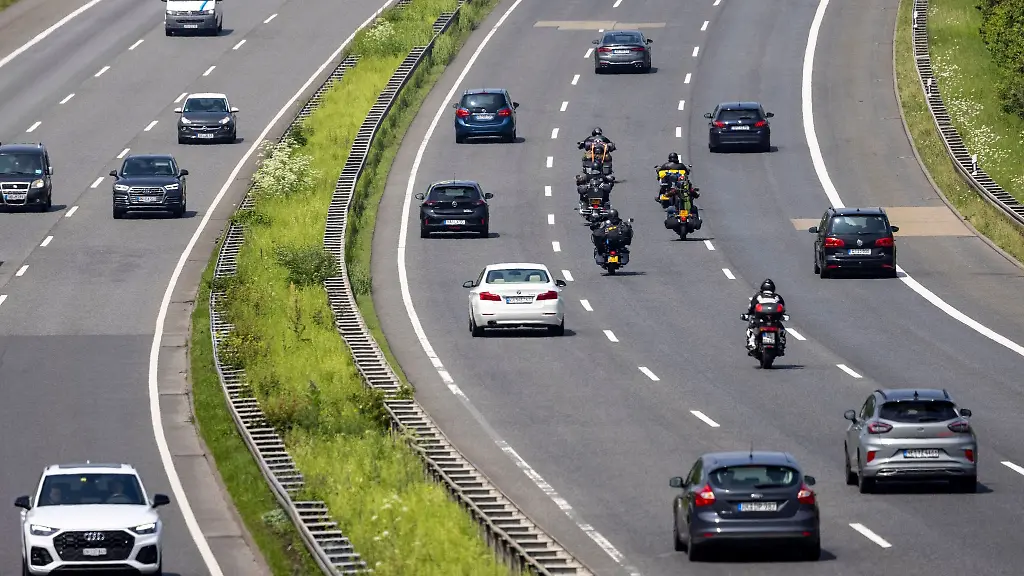 In-Rheinland-Pfalz-und-dem-Saarland-gibt-es-mit-Beginn-der-Schulferien-nicht-aussergewoehnlich-viel-Verkehr-auf-den-Strassen