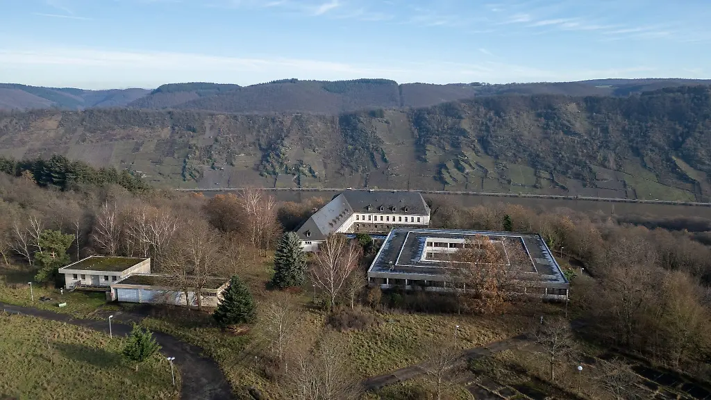 Die-Zahl-der-Interessenbekundungen-am-Cyberbunker-steigt