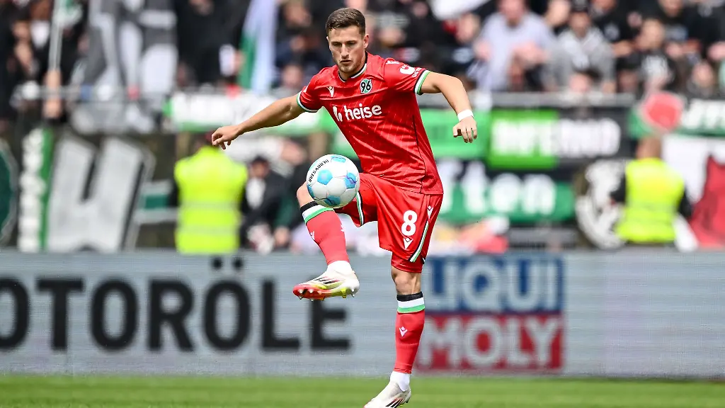 Enzo-Leopold-erzielte-das-1-1-fuer-Hannover-96