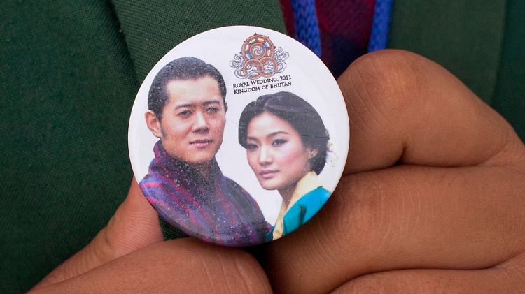 Wie in letzter Zeit üblich: Der Prinz heiratet eine Bürgerliche. 