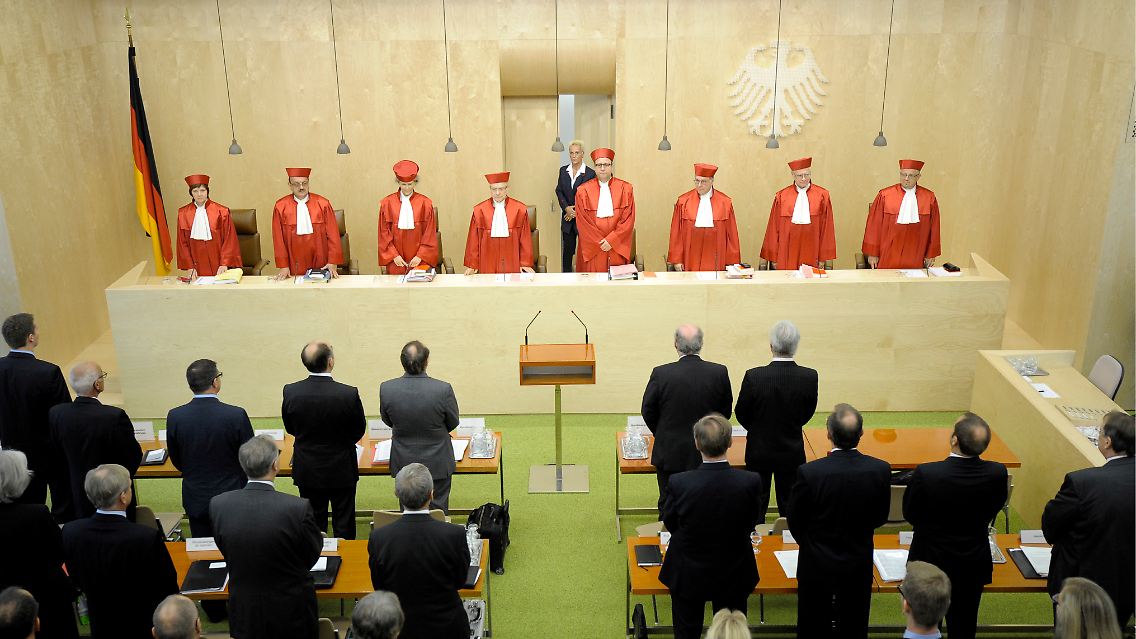 Vier der acht obersten Richter haben selbst einen Professorentitel.