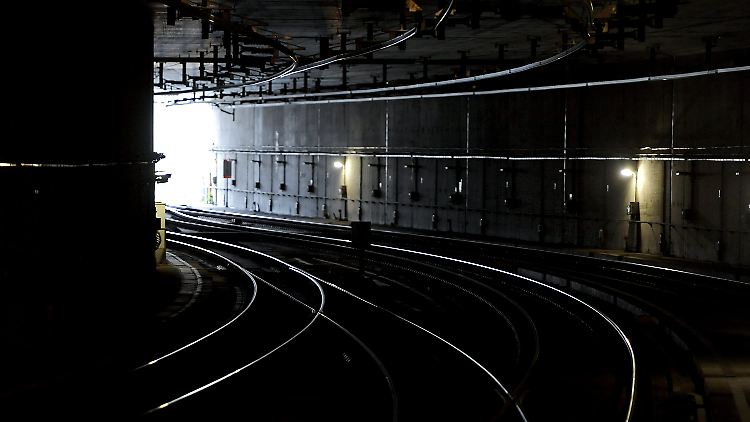 Die Berliner S-Bahn ist ein kompliziertes und unübersichtliches System - und daher anfällig.