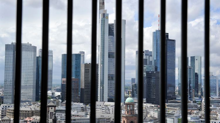 Banken hinter Gitter? Sollte die staatlich verordnete Rekapitalisierung kommen, könnten sich einige Institute durchaus so fühlen.